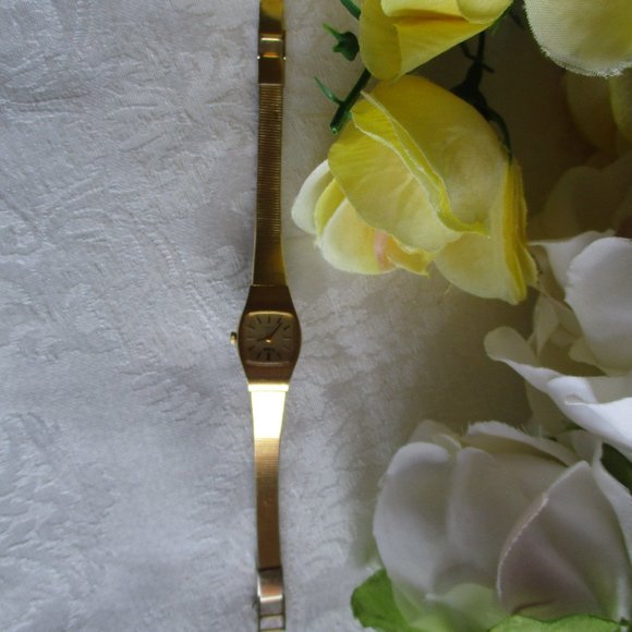 PULSAR QUARTZ GOLD WATCH – VINTAGE - Picture 15 of 15